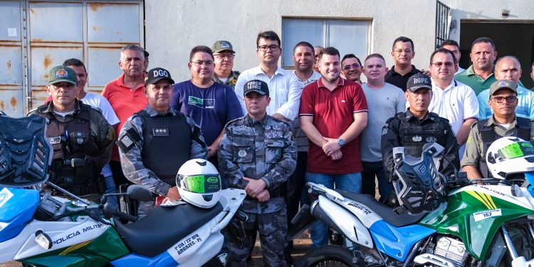 Secretaria de Segurança realiza entrega de motos para reforçar o policiamento ostensivo em Aroazes
