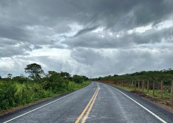 INHUMA: Governo do Estado asfalta nova rodovia na região do Território Vale do Sambito
