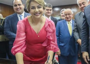Jussara Lima toma posse como Senadora da República