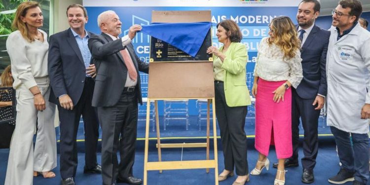 No Rio de Janeiro, Presidente Lula lança programa para reduzir filas do SUS