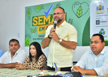 Vereadores participam da premiação de projetos ambientais realizados na cidade de Floriano