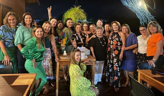 SOCIEDADE: Amigas se reúnem em torno de Jurema de Elvina no Restaurante Flutuante em Floriano e MAIS…