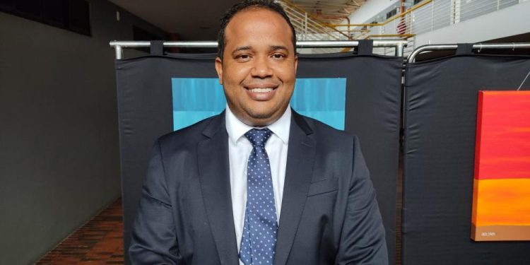 Presidente Enzo Samuel anuncia concurso público para Câmara de Teresina