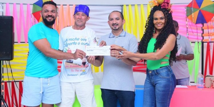 Carnaval de Floriano: escola ‘Arrocha Um, Aperta o Outro’ é eleita campeã do desfile 2023