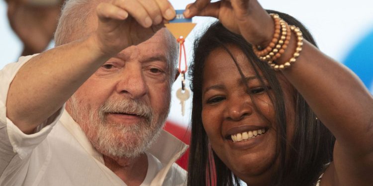 Presidente Lula assina medida provisória que retoma o Minha Casa, Minha Vida