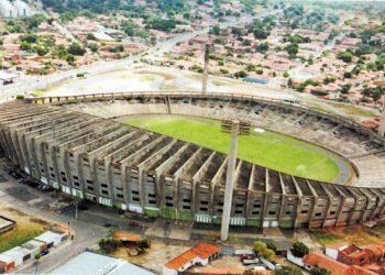 Governador Rafael Fonteles anuncia concessão do Estádio Albertão e aumento do Bolsa Atleta