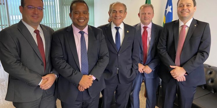 Marcelo Castro “lança” Enzo Samuel à prefeitura de Teresina, mas só o apoia se for para o MDB