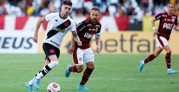 Gabriel Pec exalta elenco do Vasco e mostra confiança para o jogo contra  o Flamengo