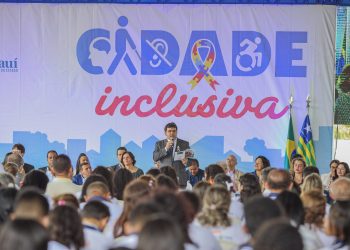 Governador Rafael Fonteles anuncia criação de centro especializado para autistas