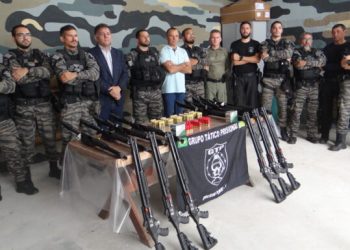 Secretário de Justiça entrega espingardas calibre 12 ao Grupo Tático Prisional