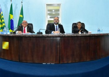 Vereadores de Floriano concluem os trabalhos legislativos da segunda quinzena de março