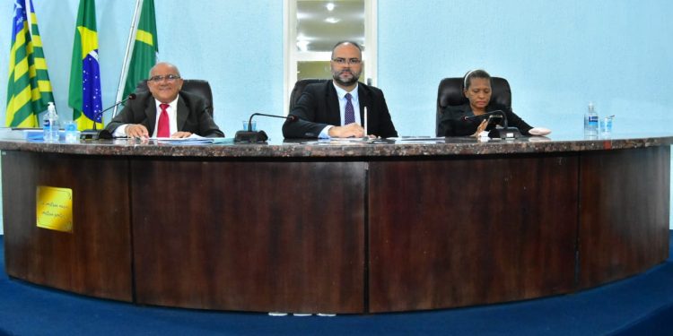 Vereadores de Floriano concluem os trabalhos legislativos da segunda quinzena de março