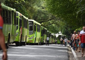 Justiça determina que empresas paguem salários de motoristas em 24 horas, sob pena de multa