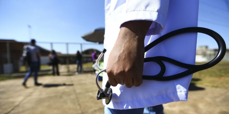 Governo Federal relança nesta segunda-feira (20) o programa Mais Médicos