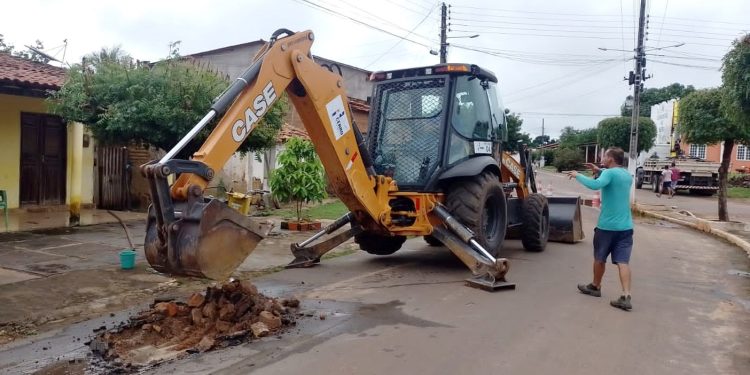Agespisa realiza obra de manutenção preventiva no sistema de esgoto de Murici dos Portelas