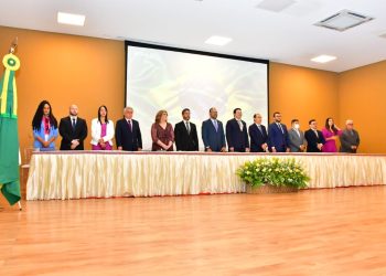 Presidente da Câmara Municipal de Floriano Joab Curvina representa o poder legislativo em Congresso Internacional