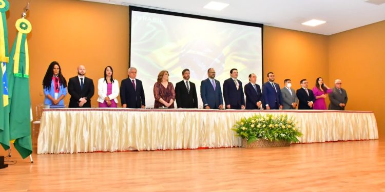 Presidente da Câmara Municipal de Floriano Joab Curvina representa o poder legislativo em Congresso Internacional