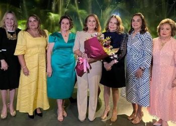 SOCIEDADE: Ana Rios e sua diretoria tomaram posse ontem (9) no Clube do Chá e MAIS…