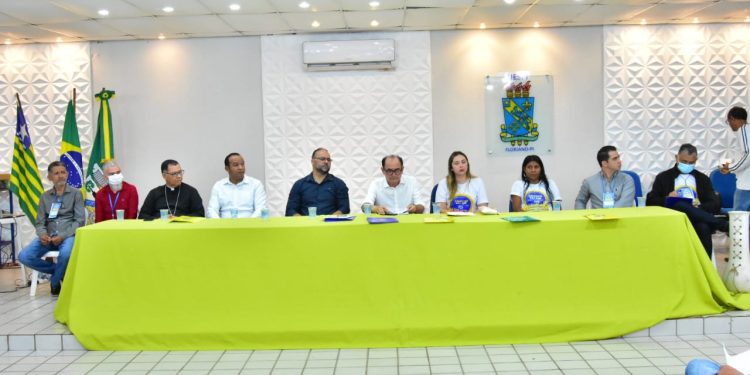 Vereadores de Floriano participam da 8ª Conferência Municipal de Saúde