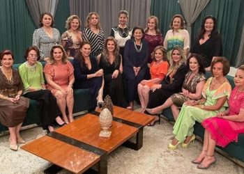 SOCIEDADE: Granf Clube reunido ontem (4) para comemorar os 90 anos de Odete Bonfim e MAIS….