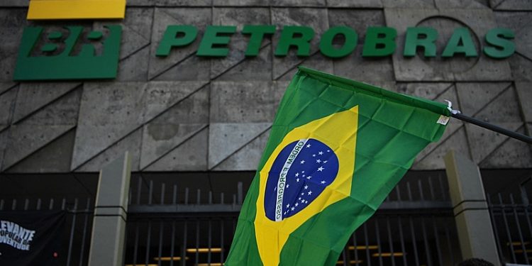 Conselho da Petrobras aprova distribuição de R$ 29 bilhões entre seus acionistas