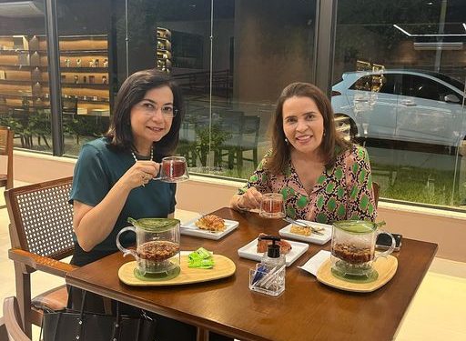 SOCIEDADE: As irmãs Cláudia e Rosângela Brandão em chá da tarde e MAIS…