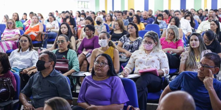 Encontro reúne Gestores de escolas municipais do Ensino Fundamental de Teresina, aulas iniciam dia 6 de março
