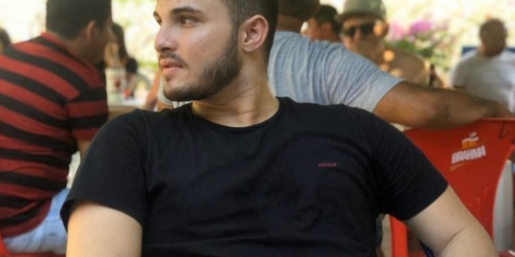 Estudante de Direito morre em colisão de motocicleta com caminhão na rodovia BR-316, em Picos