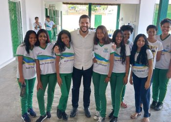 Em Floriano, secretário da Educação anuncia modernização de escolas da regional