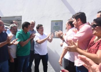 Governo entrega terminal de passageiros do aeroporto de Floriano e anuncia maternidade