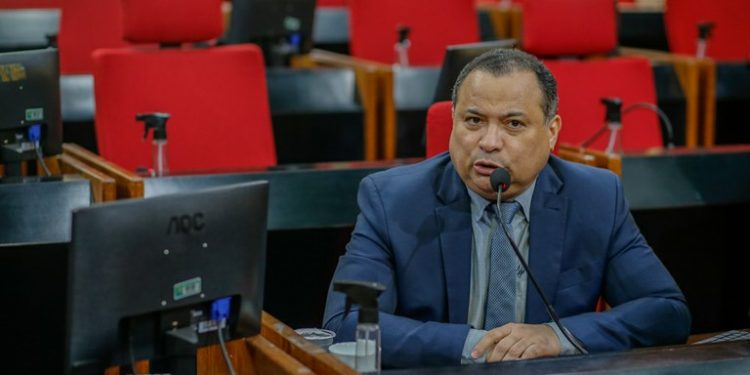 CPI DA EQUATORIAL: Deputado Evaldo Gomes crítica salários de diretores e baixo investimento no Piauí