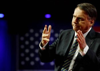 Bolsonaro embarca de volta ao Brasil após 89 dias nos Estados Unidos e chega nesta quinta (30)