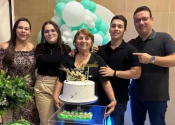 SOCIEDADE: Dona Gracinha Brandão comemorando o niver com familiares e MAIS…