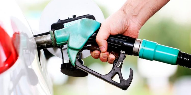 Estados sugerem redução em 23 centavos para a alíquota fixa de ICMS da gasolina