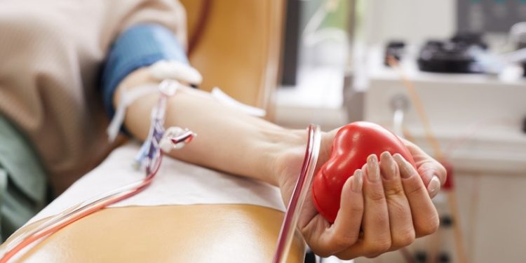 Centro universitário promove trote solidário com campanha de doação de sangue