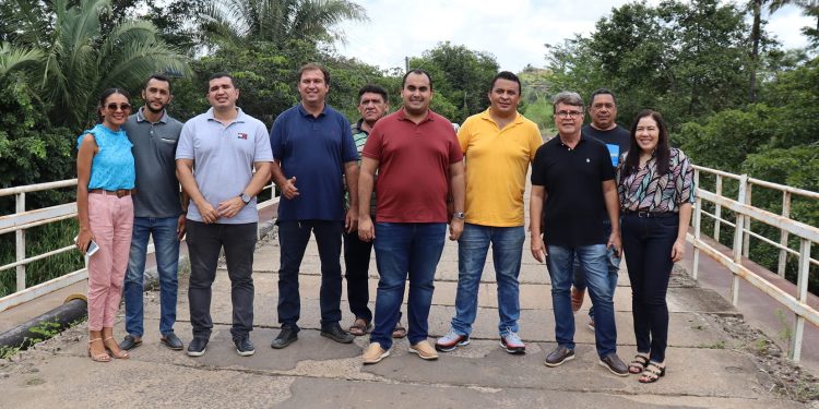 Deputado Estadual Georgiano Neto visita a cidade de Monsenhor Gil e recebe pedidos da cidade