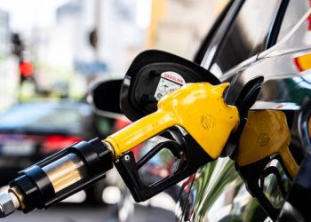 Após três semanas de queda, gasolina volta a subir e atinge R$ 5,50 nos postos