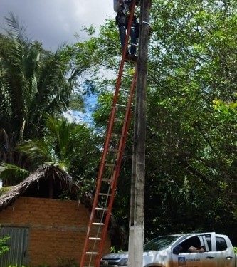 Prefeitura de Floriano implanta novas luminárias e recupera iluminação na cidade e no campo
