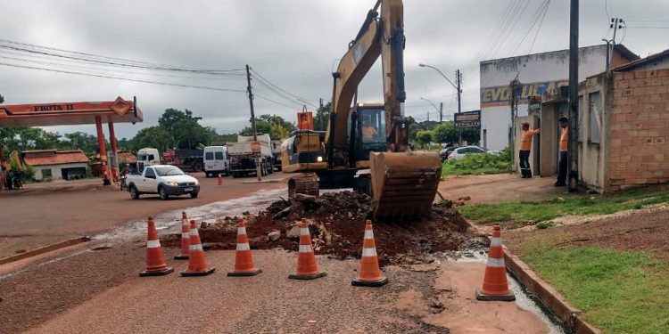 DER intensifica obras restauração da PI-113 na zona urbana de José de Freitas