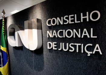 Corregedor do CNJ suspende pagamento de benefício bilionário a juízes de todo Brasil