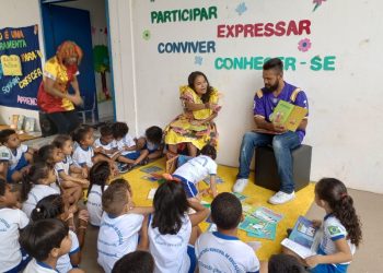 Prefeitura  de Floriano comemorou o Dia do Livro Infantil com contação de estórias em creche da cidade