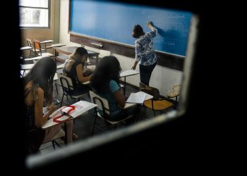 EDUCAÇÃO: Pesquisa mostra por que brasileiros deixam escola