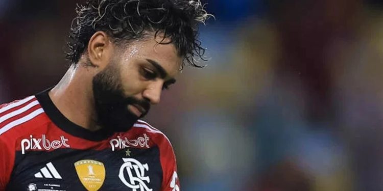 Gabi é alvo de novo torcedor do Flamengo, que viraliza com cobrança: ’10 chances e 1 gol’