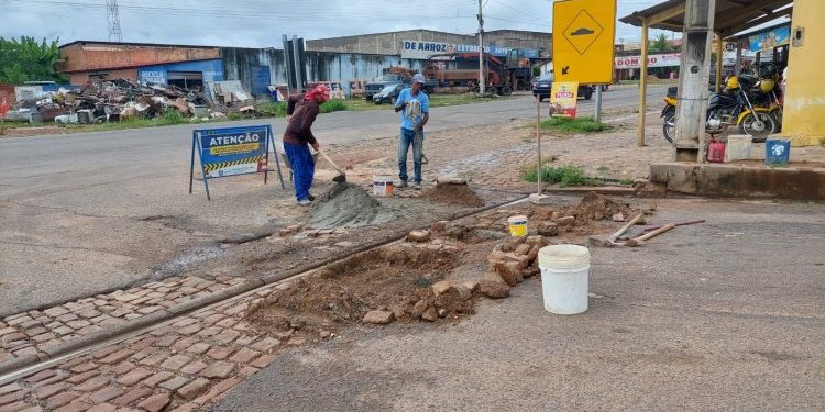 TAPA BURACOS: Prefeitura de Floriano intensifica recuperação ruas em nove bairros