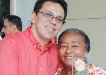 Agespisa comemora Dia das Mães com missa no pátio da empresa