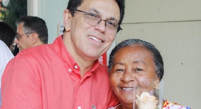 Agespisa comemora Dia das Mães com missa no pátio da empresa