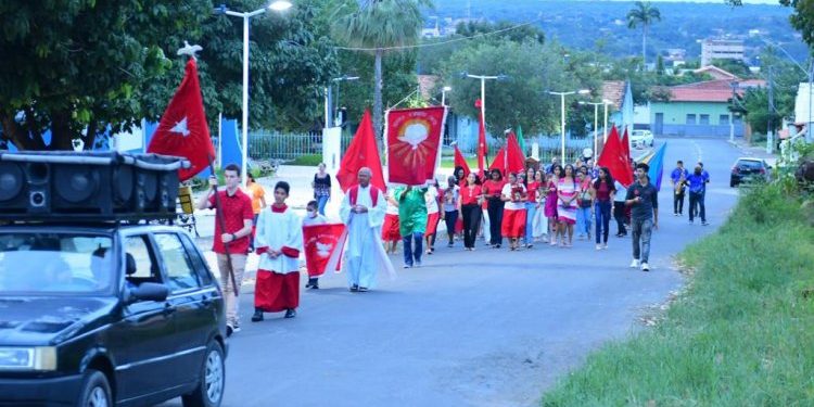 Tradições católica e popular se unem para as festas do Divino Espírito Santo em Floriano