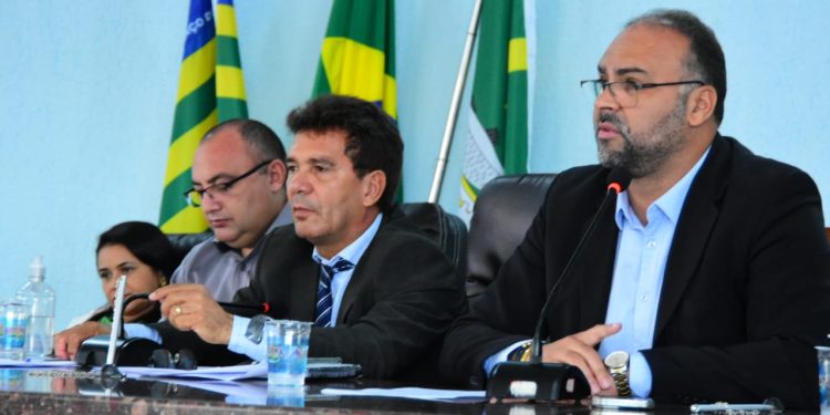 FLORIANO: Audiência publica na Câmara Municipal busca fortalecimento da segurança das escolas
