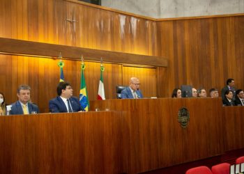 Franzé Silva e Rafael Fonteles são homenageados pela PGE