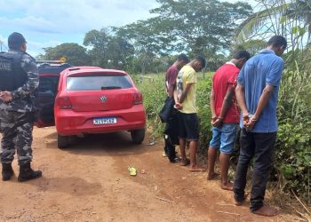 Bprone prende indivíduos suspeito de assaltos e recuperam veículo roubado no centro de Teresina